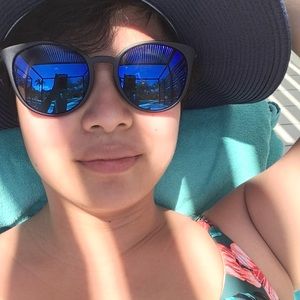 Meet your Posher, Joyce